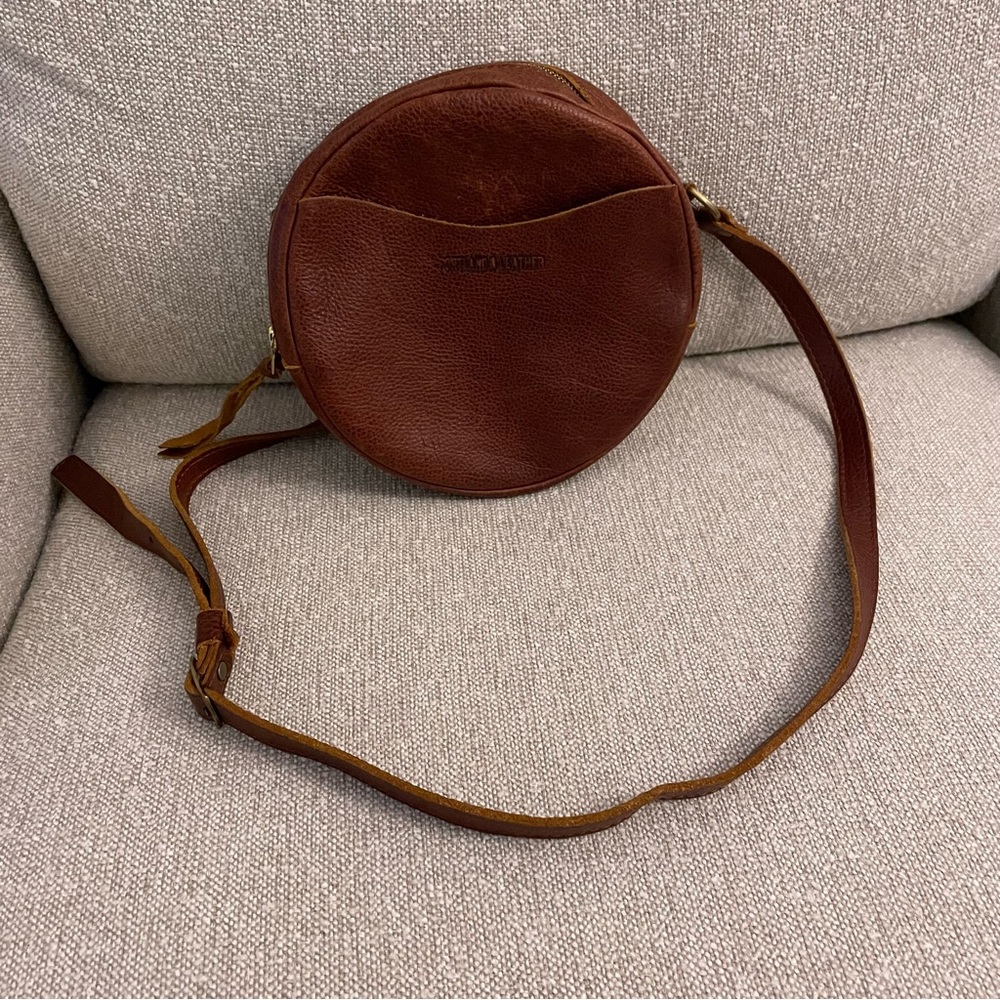 Portland Leather Circle crossbody